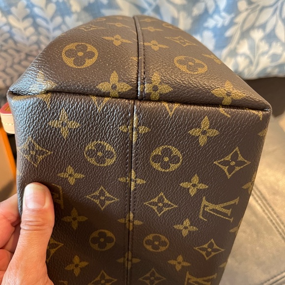 Louis Vuitton Montsouris PM - Picture 10 of 14